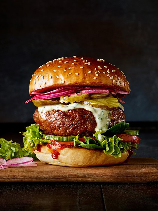 Foodfotografie hamburger in donkere sfeer - bekijk ons portfolio