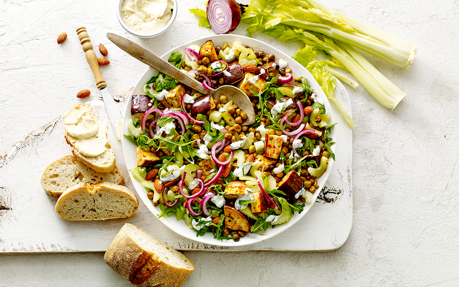 Food fotografie Kapucijners salade in lichte sfeer 