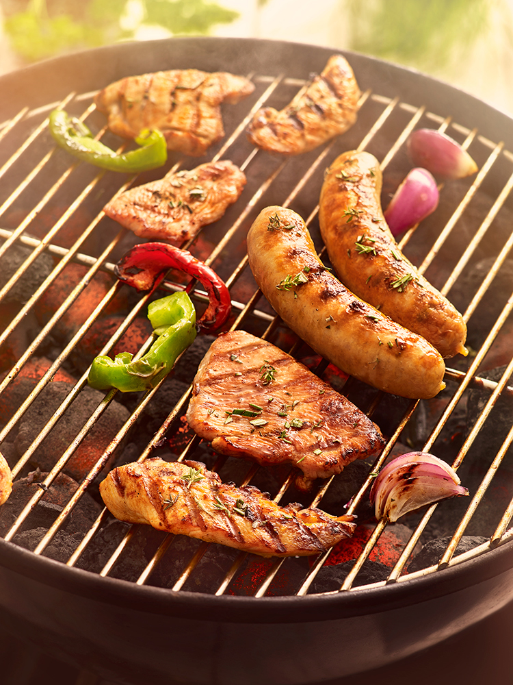 Reclamefotografie BBQ vlees AH to go in kleurrijke sfeer 