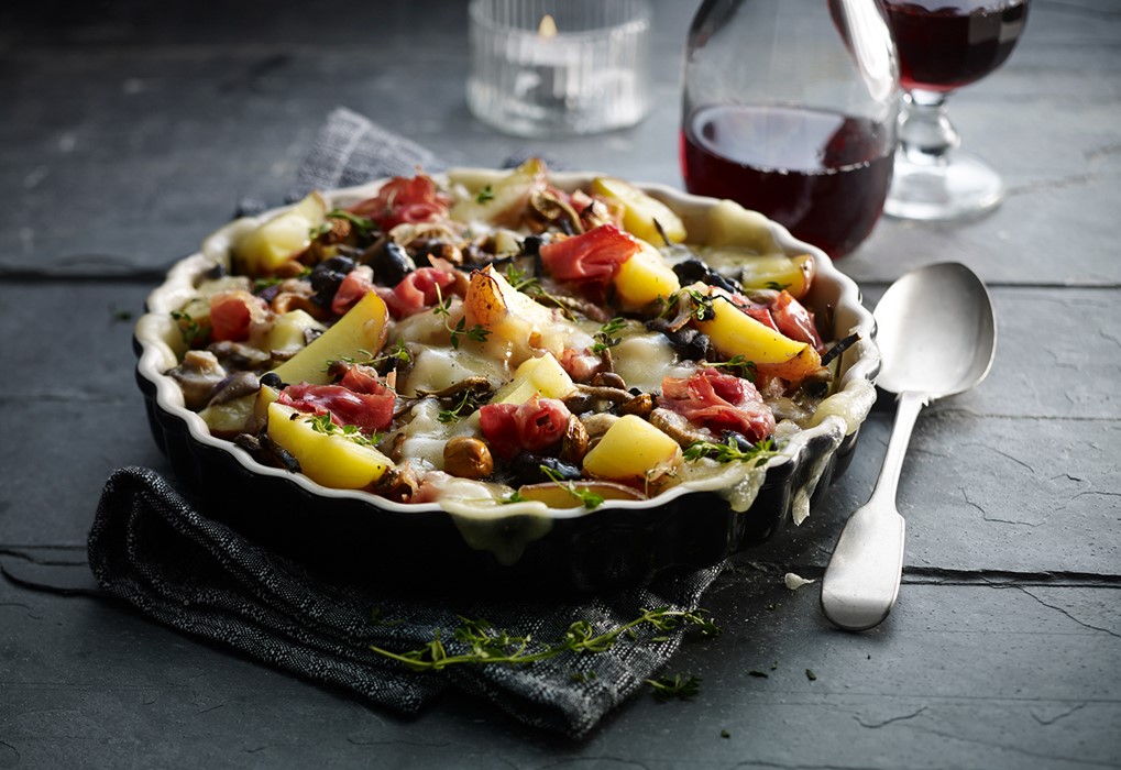 Foodfotografie raclette ovenschotel in donkere sfeer - bekijk ons portfolio