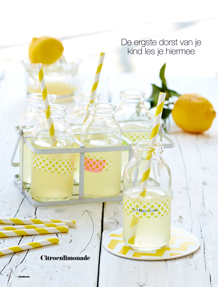 Food fotografie citroenlimonade met rietjes