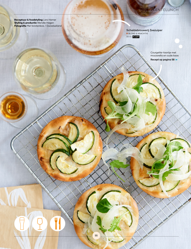 Food fotografie courgettetaartjes op een onderzetter