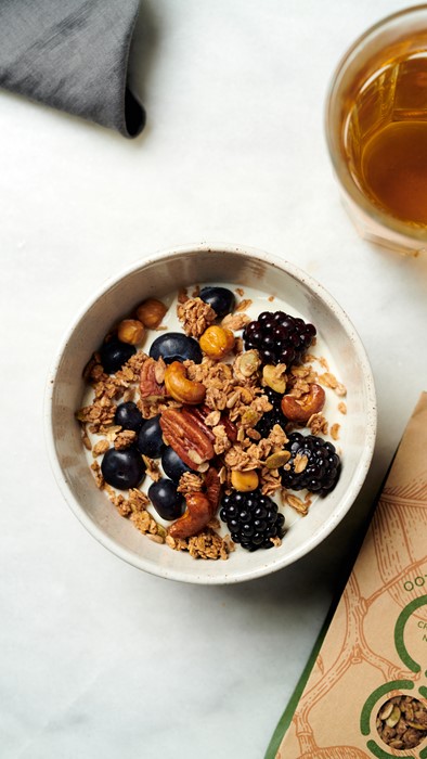 Food fotografie voor Oot granola in een bowl met fruit