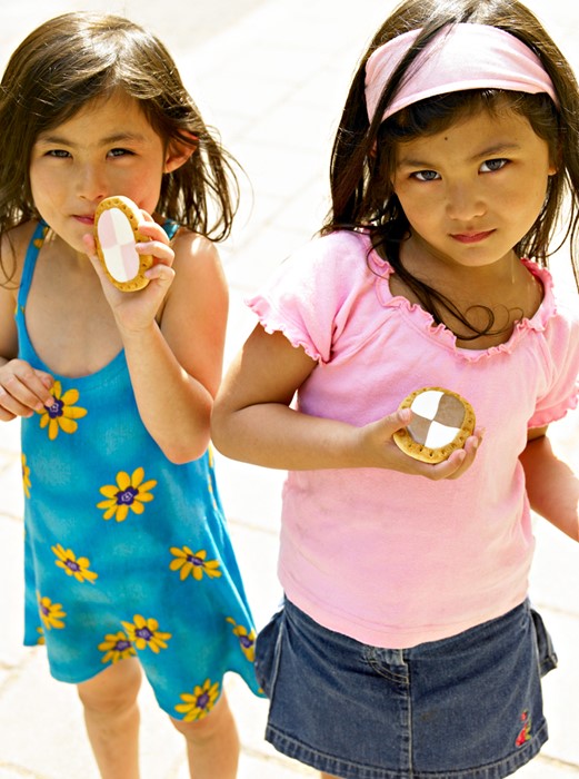Lifestyle fotografie Kinderen met melkkoekjes